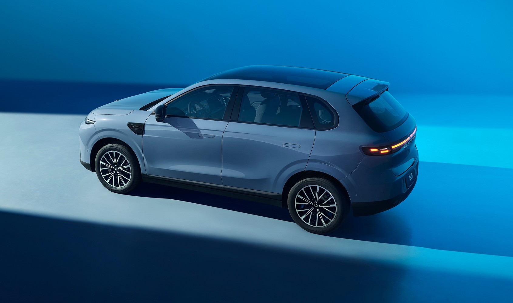 B10 REEV Hybrid
